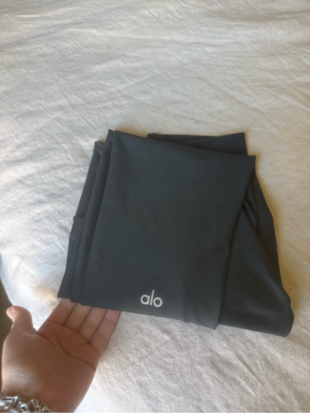 ALO Yoga High-Waist Black Leggings - Picture 4 of 4